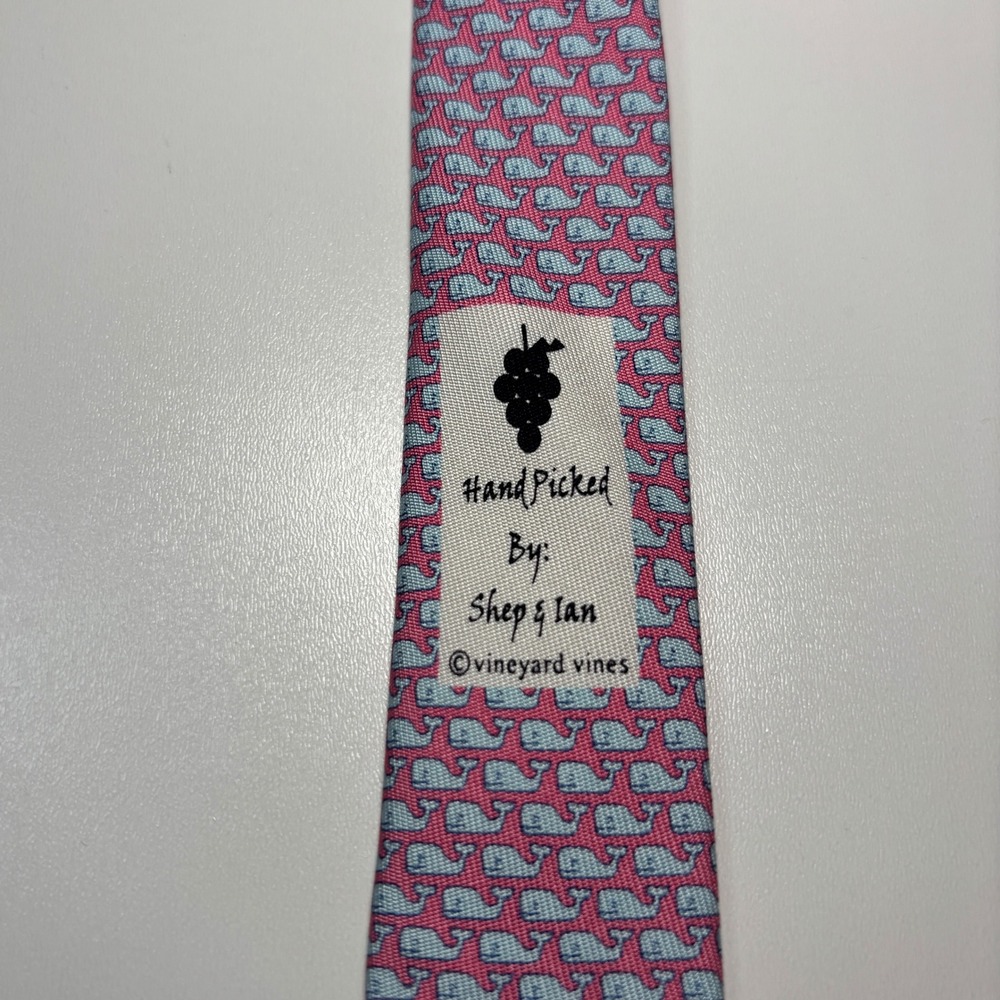 Vineyard Vines Pink Whale Logo 100% Silk Necktie Hand Made USA Preppy Tie - Picture 5 of 7